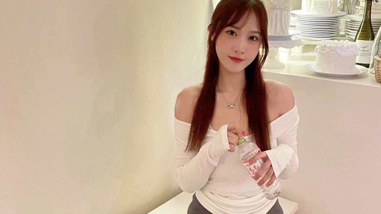 安然姐姐 总是有人出现给你世间的温柔，然后又头也不回的转身离开