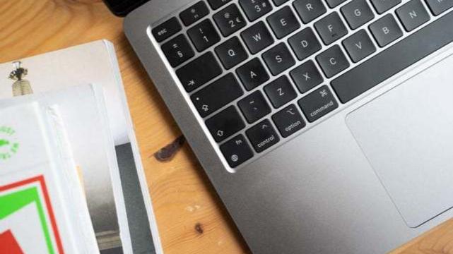 苹果|苹果M1笔记本屏幕破裂，苹果售后表示：请正确使用笔记本！
