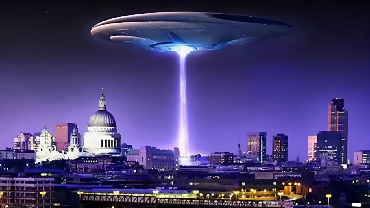 国内出现大量神秘光柱，难道是UFO降临？答案其实很简单