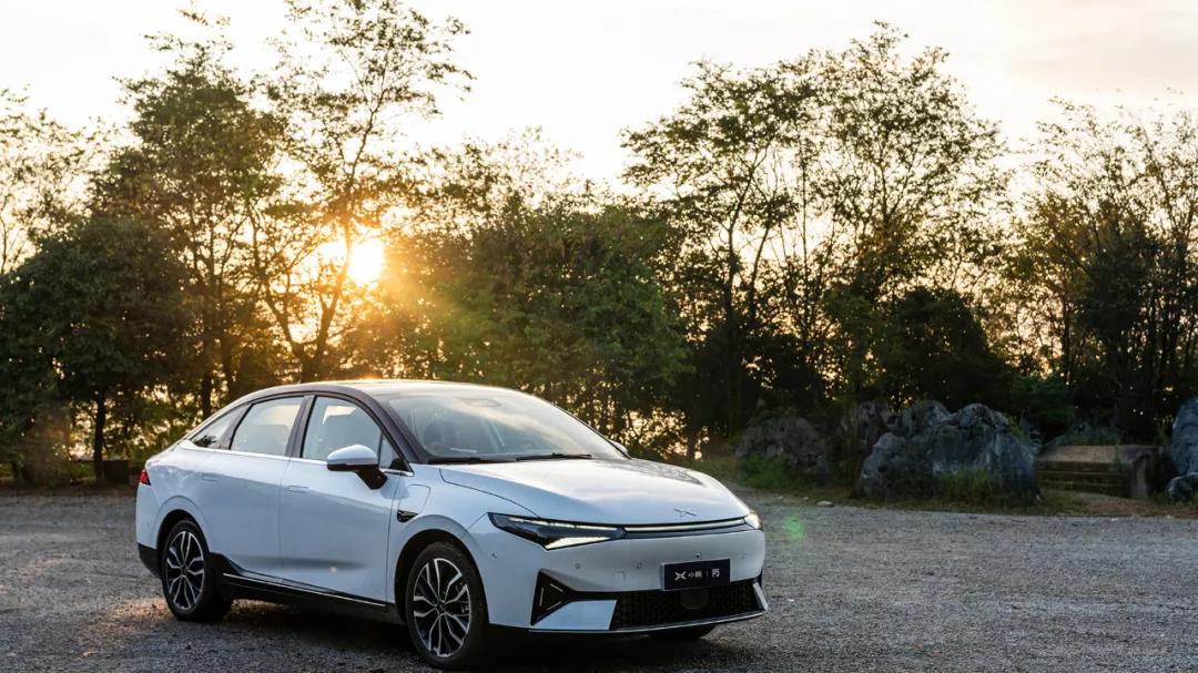 带着“卧室”去露营什么体验？小鹏P5让出游精致起来