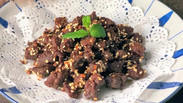 孜然牛肉|今天一分钟教会你做孜然牛肉粒，做法简单，麻辣鲜香，非常美味