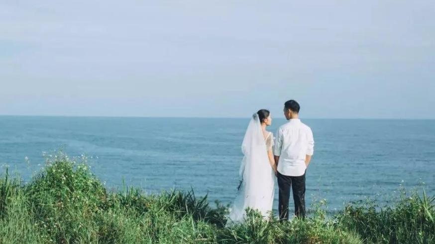 十指言情|结婚当晚，新郎告诫新娘婚后要守得“规矩”，不料新娘连夜回家