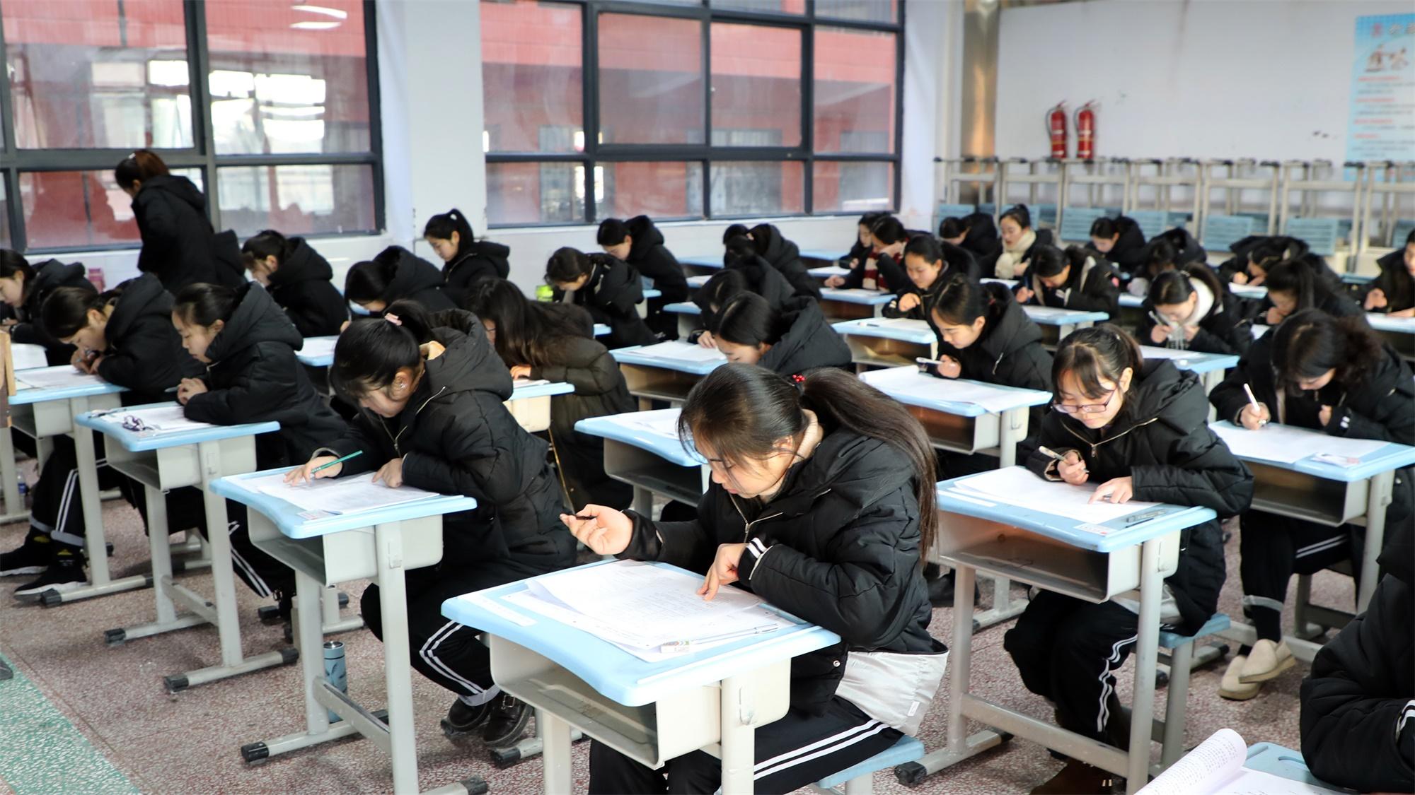 文字思维|“双减”政策的实施，学生轻松了，家长却担心孩子进中职院校