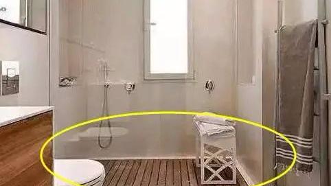 卫生间装修还在铺瓷砖吗，现在都流行这么弄，保暖又防滑