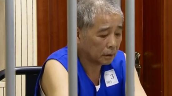 魔镜情感奇闻|六旬老太网恋，爱上已婚男子，给他筹集320万：我和丈夫没有感情