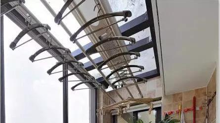 阳台就这样装吧，多个洗衣、休闲、娱乐的地方，等同于多出一房！