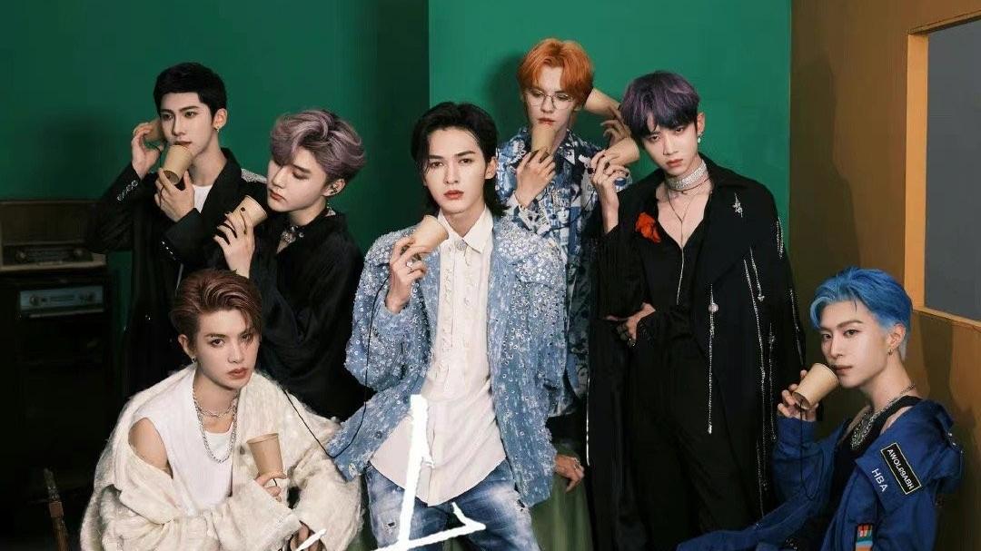 范丞丞|范丞丞2位队友塌房！一个炫耀与韩国女孩恋爱，一个私下谩骂同事