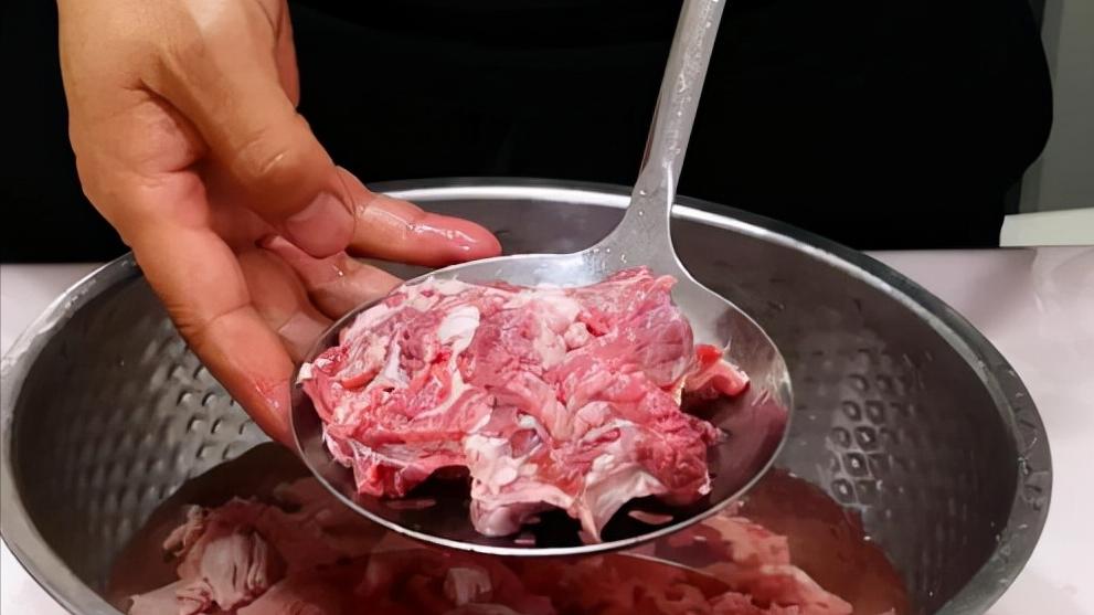 炖牛肉|回民炖牛肉为啥好吃？关键就在这3个诀窍，学会你也能炖的很好吃