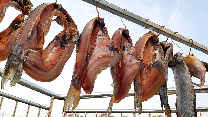 辣椒|爱腊的广东人绝对不会浪费这个有风干燥而又有太阳的冬天。各种肉，走起啰