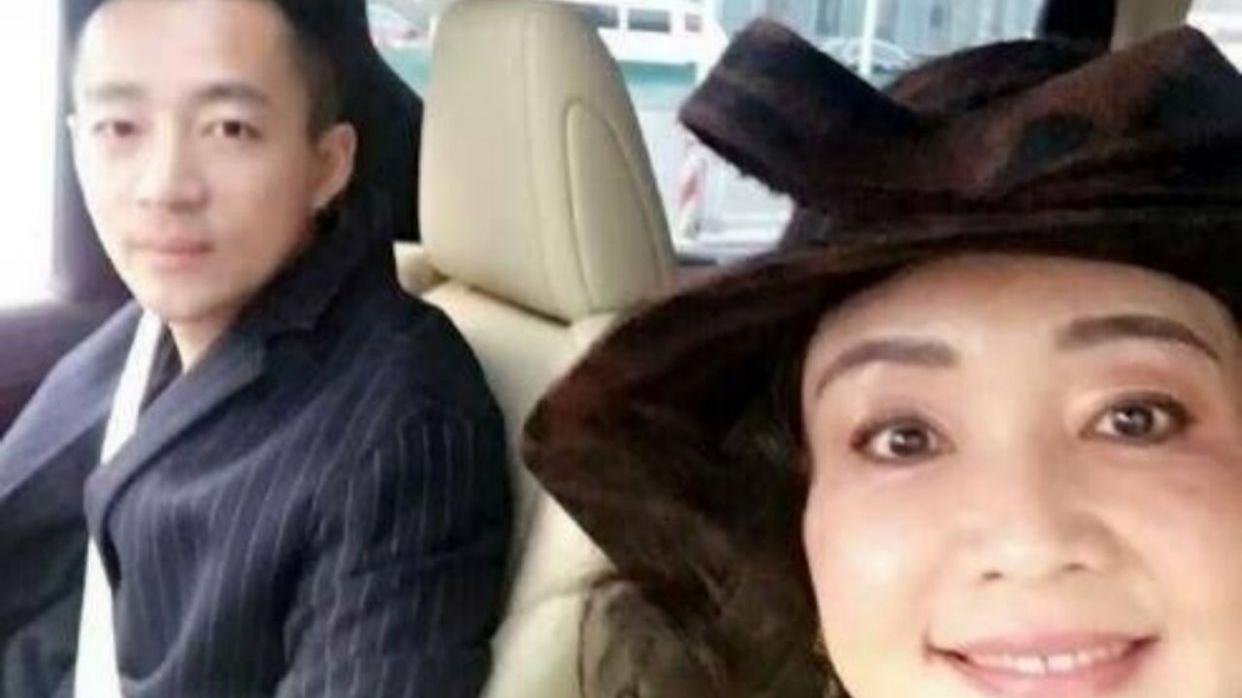 汪小菲|大S又被传婚变，汪小菲徐妈妈双否认，“变”的不是婚姻是财富吧