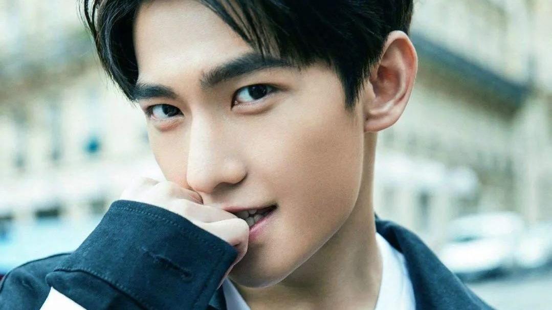 杨洋|娱乐圈油腻的顶流，又爆红了