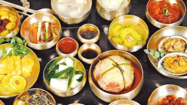 鲫鱼汤|第一次吃韩国菜，一顿饭20多个碟子碗，那么多，洗时不累吗