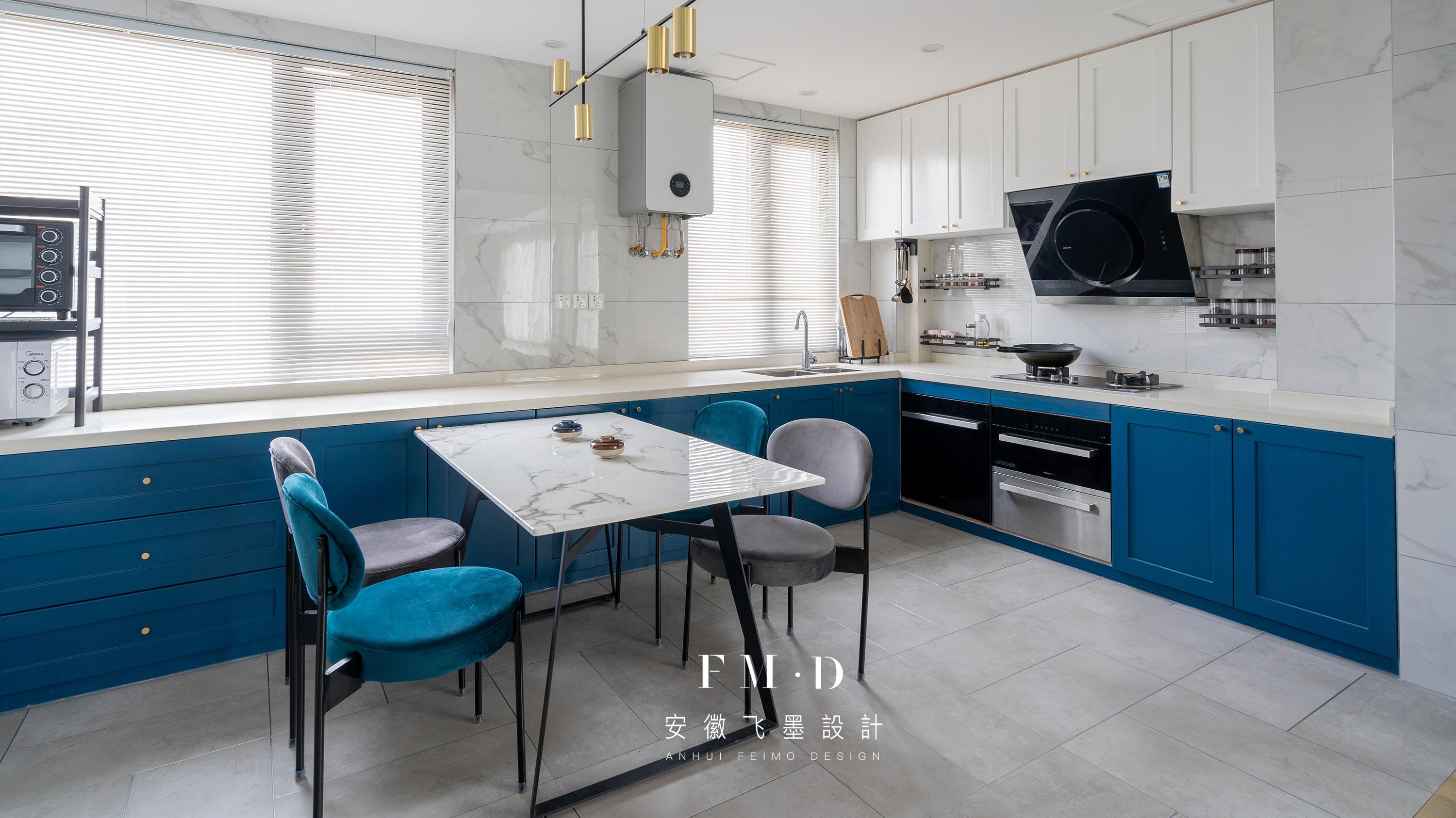 厨房面积也不小，这4个地方都能加个吧台，尝试过的人大多都满意