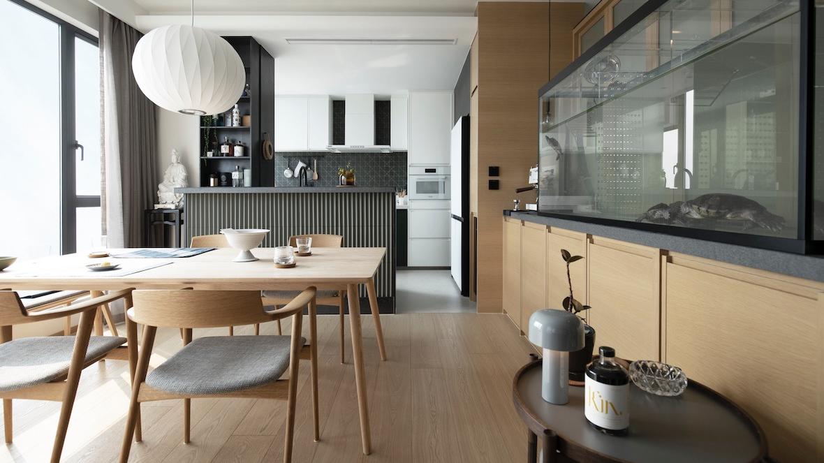 香港九龙顶层公寓，安静的中性风