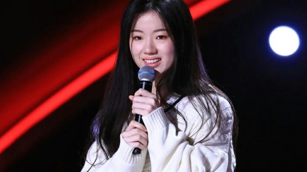 知否知否应是绿肥红瘦|从《中国好声音》走出来的单依纯，并没有听取李健的话回学校深造