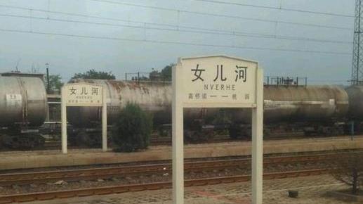只为调好角度 辽宁锦州这座122岁的火车站，至今仍在使用，每天都有火车进站