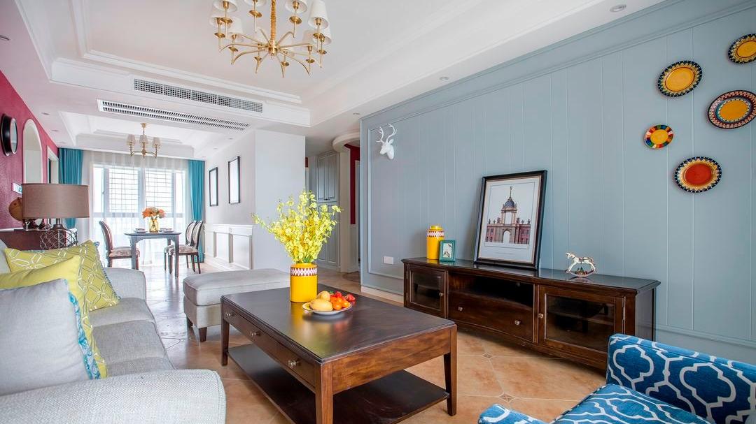 美妙梦幻的三居室，紫红色和蓝绿色相搭配，碰撞出别样的美?