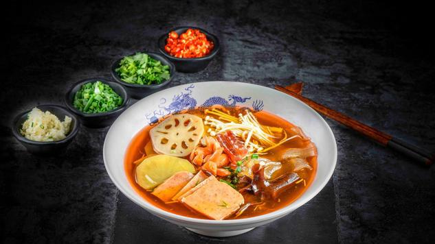 红糖|麻辣烫踏上资本之路，餐饮人的春天来了？