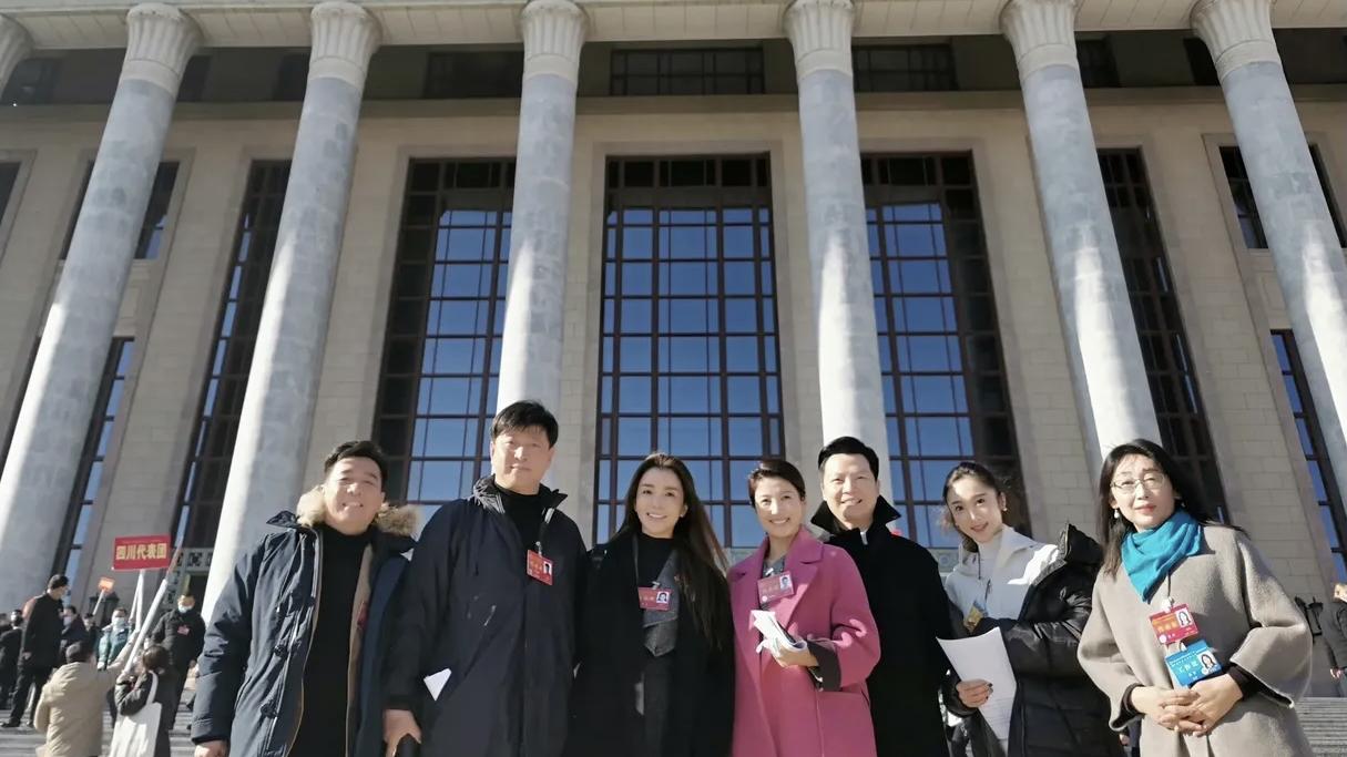 央视|文代会上，央视女主持人的气质略胜刘涛、周冬雨等女明星一筹