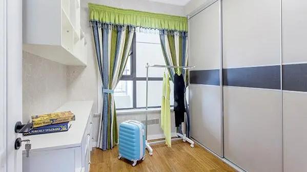 闺蜜家主卧还带衣帽间，12W能装修成这样，不敢相信