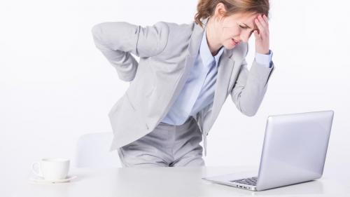 降腰宝宝|差哪儿了？学生娃上一天课腰不疼，打工人却总是腰酸背痛！