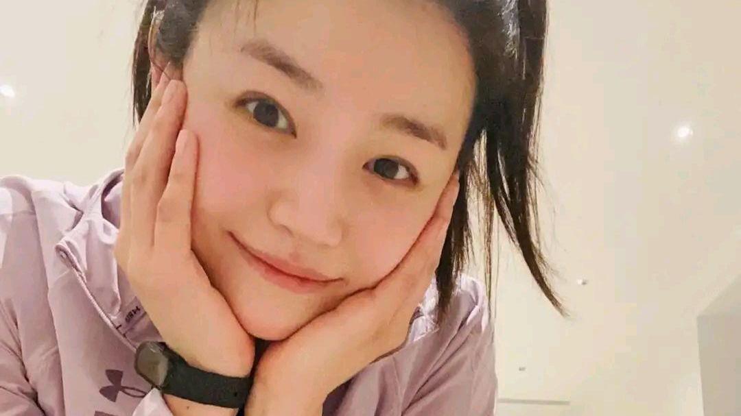 陈妍希 陈妍希惧怕网友称她“小笼包”，每天疯狂减肥3个小时，吃菜不放盐