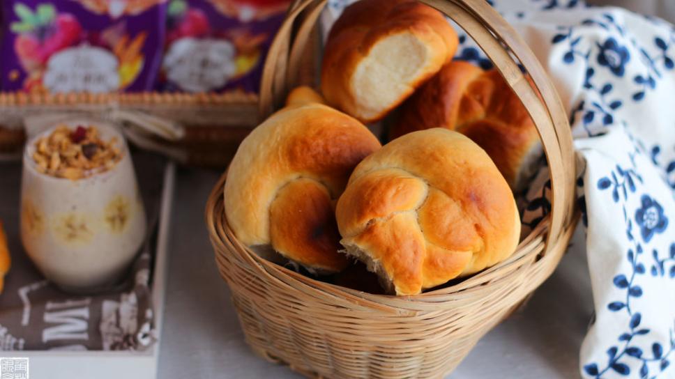 面包|省时省事、超松软的酸奶面包，解锁家庭版做法