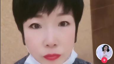 思愈飞 金果儿抓伤许敏哥哥后，直播间大放厥词。还不是为了小黄车