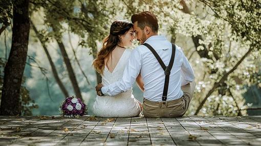 阿盐谈请|你妈过来伺候我爸：凤凰男一席话惹怒妻子卖陪嫁房，婆家沦落街头