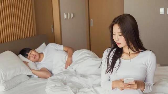 蛋蛋情感百态|一位女人自述：时隔二十年，老公参加同学聚会，跟初恋发生关系