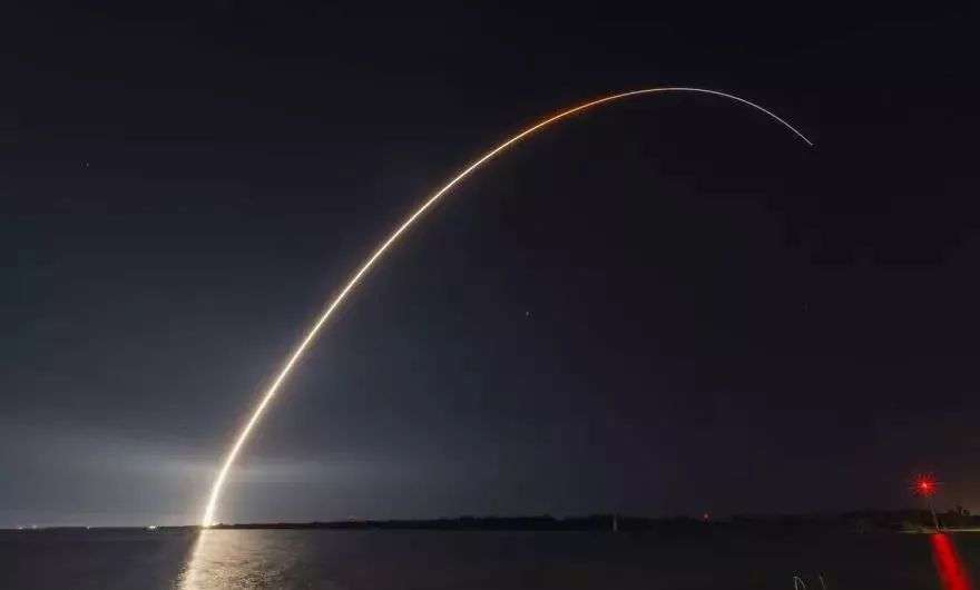 科学家 运载火箭发射卫星时不一箭直达，为什么要兜圈圈？是推力不够？