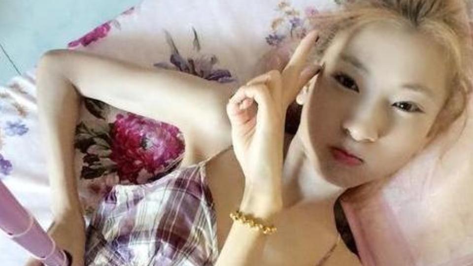 复古|“骷髅妹”刘野自虐式减肥，从120斤减成57斤，把网恋对象吓跑