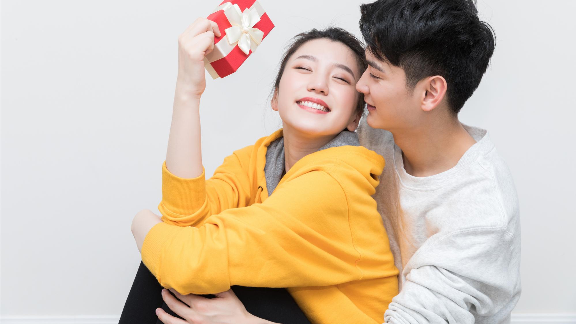 说爱 试探男人爱不爱你的有效方法：谈钱