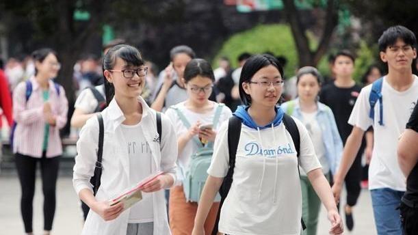萌听小c姐|高考结束也别闲着，抓紧时间办理“一档三证”，以免耽误入学