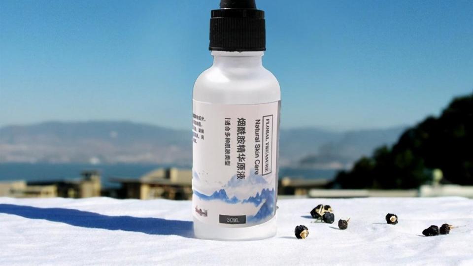 抗氧化|这些精华液美白补水抗氧化，去黄去暗沉，让你的肌肤越用越白皙