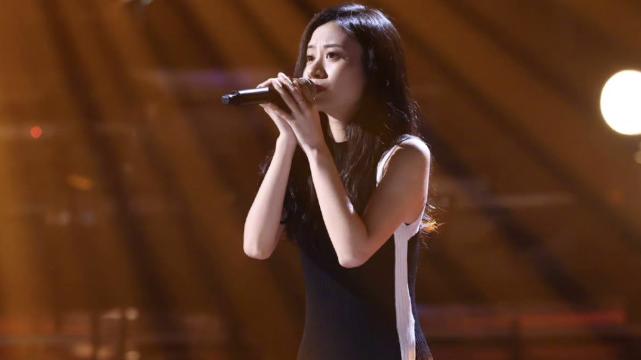 好声音|《好声音》第四期这位学员背景不简单！她的父亲，是国内知名导演