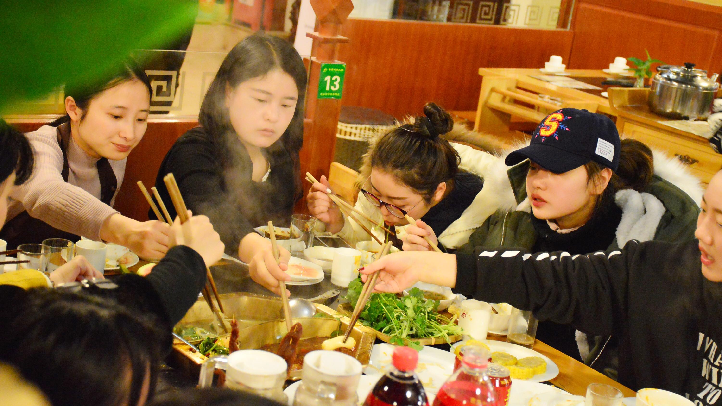 牛腩煲|又一美食风口出现，有人融资千万，有人开店无数