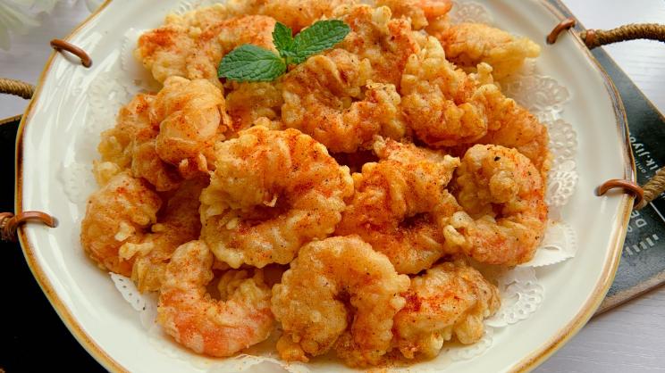 虾仁|椒盐虾仁，像小编这样制作，保证让您吃了还想吃