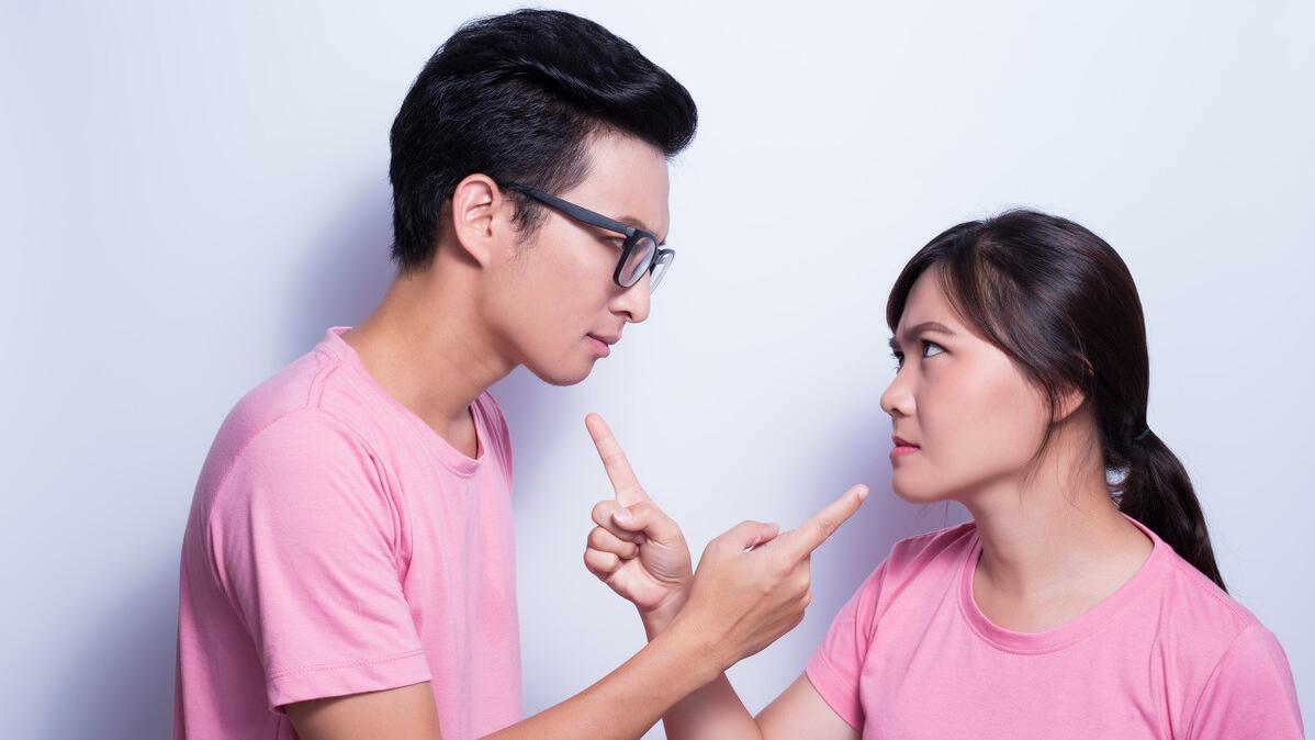 倪密心理学 27岁男人：给老婆闺蜜做健身教练后，老婆选择跟我离婚，但不后悔