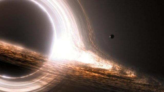 黑洞 黑洞看不见，也摸不着，第一张黑洞照片是如何观测到的？