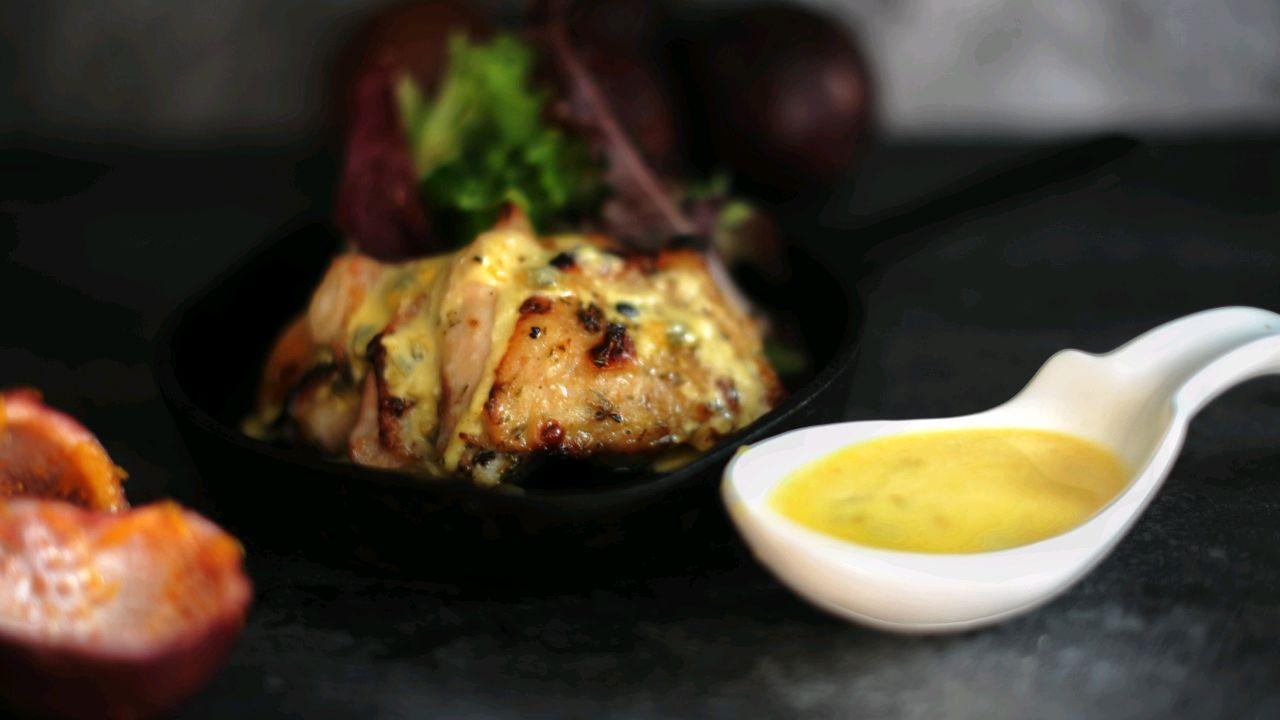 鸡排|鸡排这样做，搭配百香果一起烤，好吃到吮手指