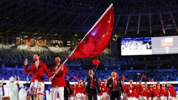 胡小小乖|“孤独”的奥运冠军：夺冠后没有国旗，没有掌声，独自绕场一周