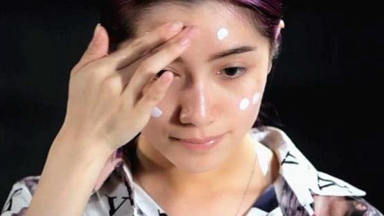 化妆|建议女生：不管何时出门尽量化淡妆，教你正确顺序，减龄又漂亮