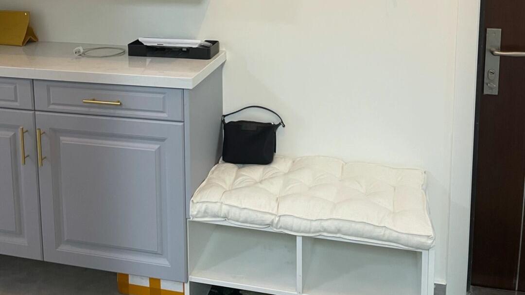 在上海首套新房，装修五个月完工，慢慢搭配进来，很有家的感觉！