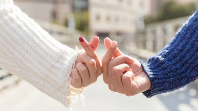 找对的APP相亲交友 结婚四年，女儿两岁，已经和老公左手牵右手，我该怎么办？