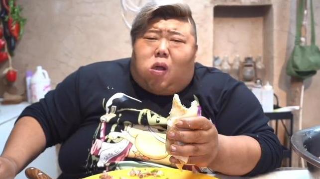 胖猴仔以后改吃素？经纪人晒视频称立志减肥，网友：能不能放过他