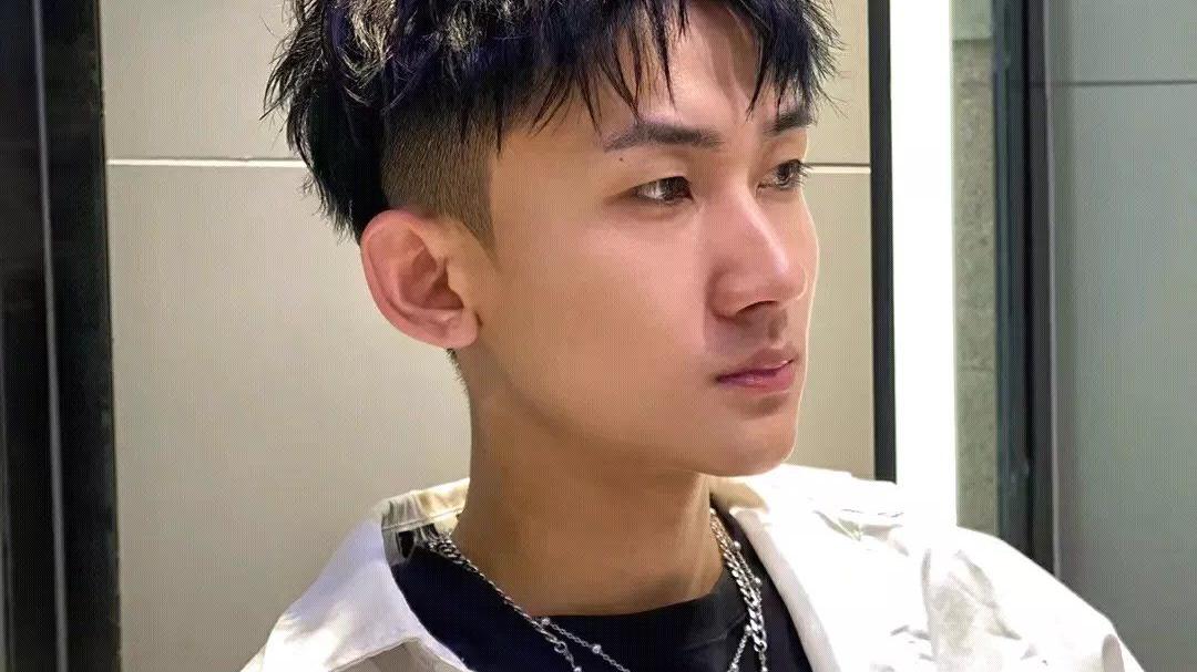 时尚发型 男发想要更多造型，头顶别剪太短，100多款时尚发型供你参考