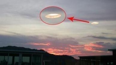 UFO 土耳其拍摄到了“UFO”影像，在空中把“舱门”打开，这是真的吗