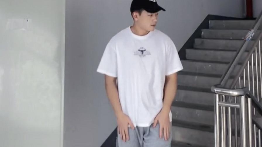 穿衣搭配 大一到大四的“对比照”，大一是萌新学弟，大四就已经看破红尘