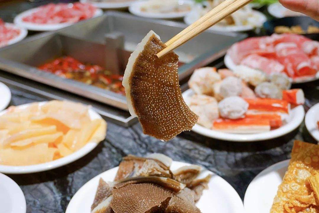 羊肉|团购15元500克的牛羊肉卷是“合成肉”吗？一下锅就变色，3招教你鉴别！